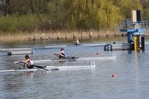 drei Ruderboote kurz vor dem Zieleinlauf