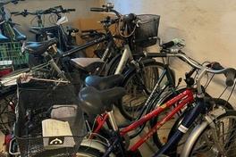 zu versteigernde Fahrräder