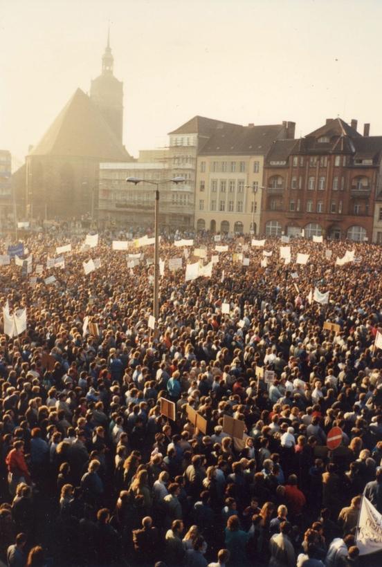 Demonstration 1989 - Neustädtischer MarktFoto: Sieghard Wolter 1989