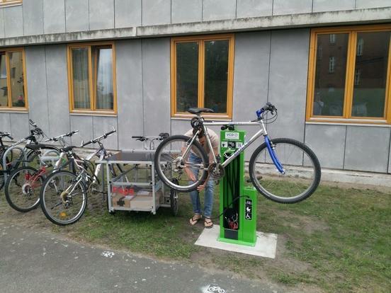 Die erste Fahrrad-Reparaturstation in der Havelstadt, die es dem Radfahrer ermöglicht, kleinere Reparaturen selbst und kostenfrei durchzuführen.