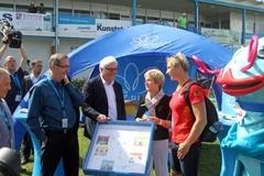 Besuch am BUGA-Stand: Ministerpräsident a.D. Matthias Platzeck, Aussenminister Frank-Walter Steinmeier, Oberbürgermeisterin Dietlind Tiemann und die viermalige Olympiasiegerin Katrin Wagner-Augustin
