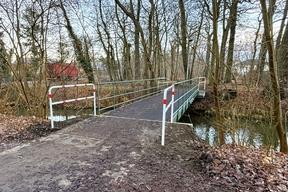 südlicher Bereich der Brücke mit neu montierten Geländern