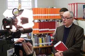 Fielmann AG schenkt Stadt wertvolle "Undine"-Ausgaben