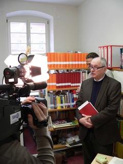 Fielmann AG schenkt Stadt wertvolle "Undine"-Ausgaben