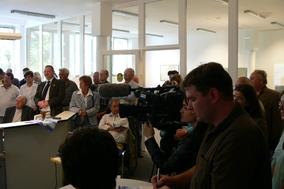 Buch wird vorgestellt