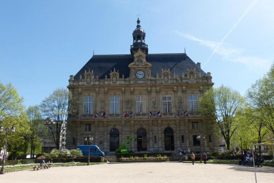 Rathaus IVRY