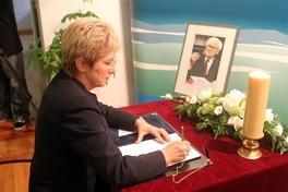 Kondolenzbuch ausgelegt