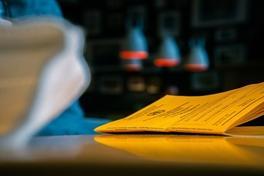 Corona-Regeln: Warum reicht der gelbe Impfpass als Nachweis nicht mehr aus?