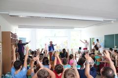 Alle machen bei der Leseshow mit.