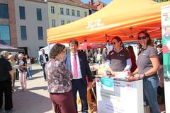 Steffen Scheller sprach auch mit der Ausbildungsleitung der Medizinischen Schule