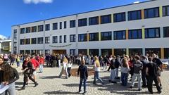 Viel los auf dem neuen Schulgelände.