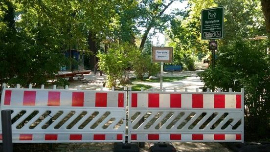 Sperrung des Spielplatzes an Heinrich-Heine-Ufer zur Sicherheit der Kinder 
