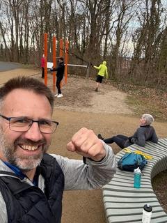 Trainer Thomas Seide bietet in der Havelstadt "Trittsicher"-Bewegungskurse an.