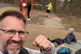 Trainer Thomas Seide bietet in der Havelstadt "Trittsicher"-Bewegungskurse an.