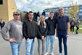 Ballerups Bürgermeister Jesper Würtzen (rechts) mit Christian Heise und den Brandenburger Azubis Gustav Jacobi, Leonie Schubert und Jannik Wagner