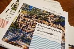 Pressemappe mit Jahresrückblick 2018 und Ausblick 2019 aus den Fachbereichen der Verwaltung