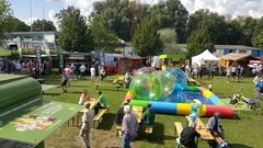 Blick auf Verkaufsstände