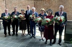 Ministerpräsident Dr. Duetmar Woidke (4. von links) mit den Ordensträgerinnen und Ordensträgern.