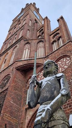 Den Roland stellen Azubis der Stadtverwaltung am 15. Dezember in den Mittelpunkt ihrer Adventskalender-Aktion.