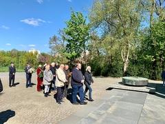 Gedenken am Marienberg-Mahnmal.