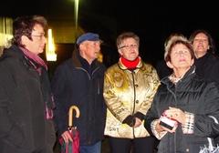 Mit dem Druck auf den roten Knopf wird die Lichterkette eingeschaltet
