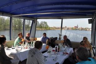 Russische Gäste auf dem Boot