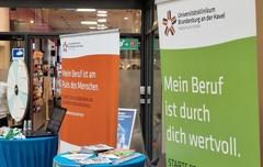 Am Stand des Universitätsklinikum Brandenburg an der Havel.