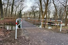 nördlicher Bereich der Brücke mit neu montierten Geländern