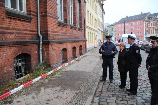Oberbürgermeisterin verurteilt Brandsatz am Kellerfenster der alten Nicolaischule