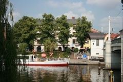 Schiffe an der Jahrtausendbrücke