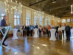 Oberbürgermeister Daniel Keip mit der Kaiserslauterner Reisegruppe im Brandenburger Rathaus.
