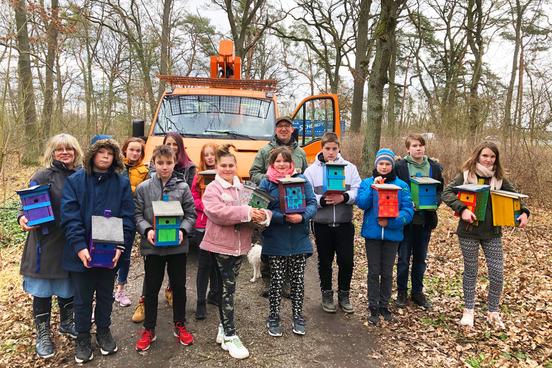 Nistkästen für den Stadtwald - Otto-Tschirch-Schüler in Aktion