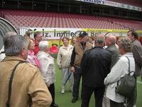 Reisende im Stadion