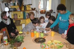 Spendenscheck für die Tagesgruppe Apfelbäumchen