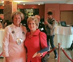 Oberbürgermeisterin Sabine Danicke und Oberbürgermeisterin Dr. Dietlind Tiemann