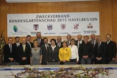 Gruppenbild zum Abschluss der ersten Sitzung des Zweckverbandes.