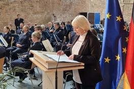 Landtags-Präsidentin Prof. Dr. Ulrike Liedtke sprach im Paulikloster zum Tag der Befreiung.