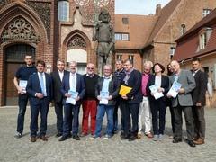 Gruppenfoto zur Erinnerung an die Festkomitee-Gründung.