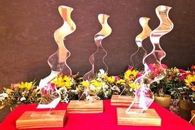 Zu jedem mit 150 Euro dotierten Hauptpreis gehört auch eine vom Brandenburger Künstler Jan Beumelburg gefertigte Undine-Statuette.