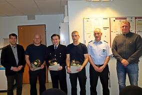 Die beförderten Kameraden mit Feuerwehrleiter Uwe Hohn sowie OB Steffen Scheller und Thomas Barz