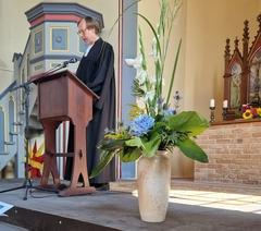 Pfarrer Jens Meiburg gestaltete den Festgottesdienst.