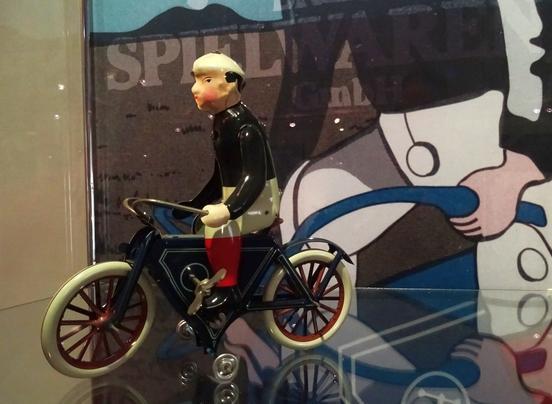 Eines der jüngsten und letzten Spielzeuge aus Brandenburg an der Havel: der nach historischen Vorbildern nachempfundene Radfahrer konnte die Schließung der Produktion nicht aufhalten (Fotos: Stadtmuseum Brandenburg an der Havel)