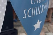 Wimpel mit der Aufschrift: Endlich Schulkind.