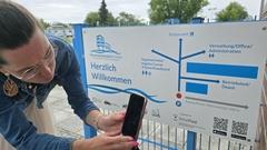 Beigeordnete Alexandra Adel testete sogleich Download und App.