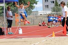 Weitsprung im Stadion am Quenz.