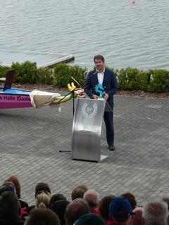 Brandenburgs Stadtoberhaupt heißt die Gäste herzlich willkommen.