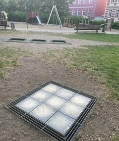 Das Tanzglockenspiel, ein mit den Füßen bespielbares Musikinstrument, ist wieder repariert.