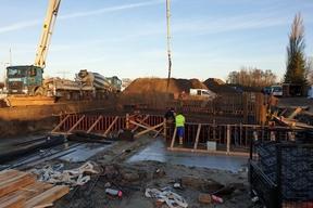 die Fundamente werden betoniert