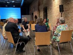 Vereine tauschen sich aus beim Vernetzungscafé für Kulturfördervereine in Brandenburg a. d. Havel.