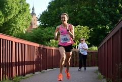 Läuferin auf der Brücke über die Näthewinde.